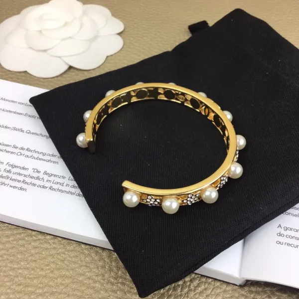 【CHANEL】ブレスレット、ファッションシンプルなスタイル
