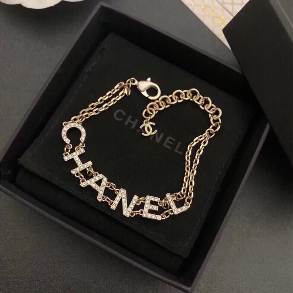 【CHANEL】ブレスレット、ファッションシンプルなスタイル 【CHANEL】ブレスレット、ファッションシンプルなスタイル