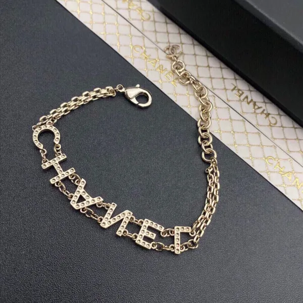 【CHANEL】ブレスレット、ファッションシンプルなスタイル 【CHANEL】ブレスレット、ファッションシンプルなスタイル