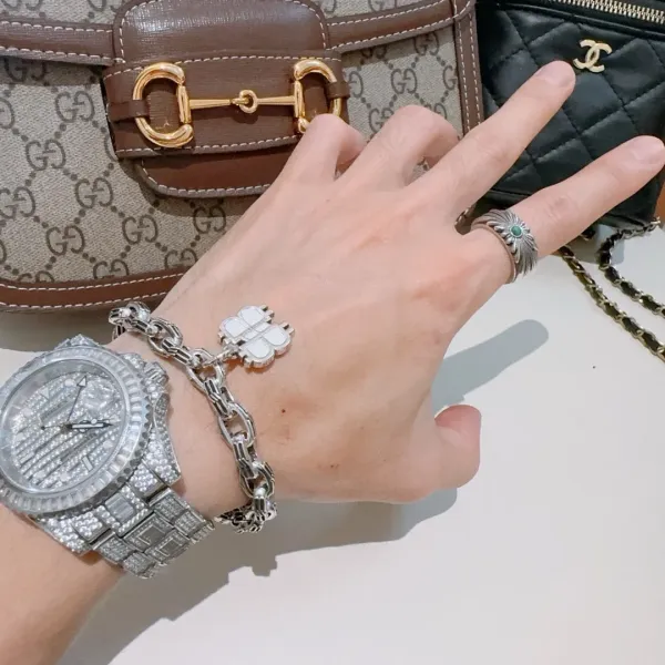 【BALENCIAGA】ブレスレット、ファッションシンプルなスタイル  240814