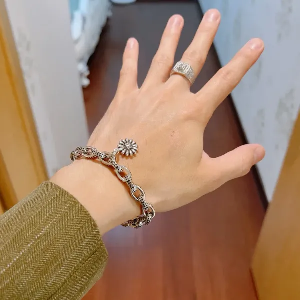 【BALENCIAGA】ブレスレット、ファッションシンプルなスタイル  240814