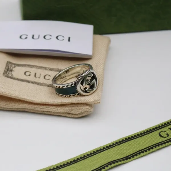GUCCI エナメル インターロッキングG ブレスレット