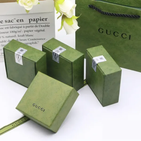 GUCCI エナメル インターロッキングG ブレスレット