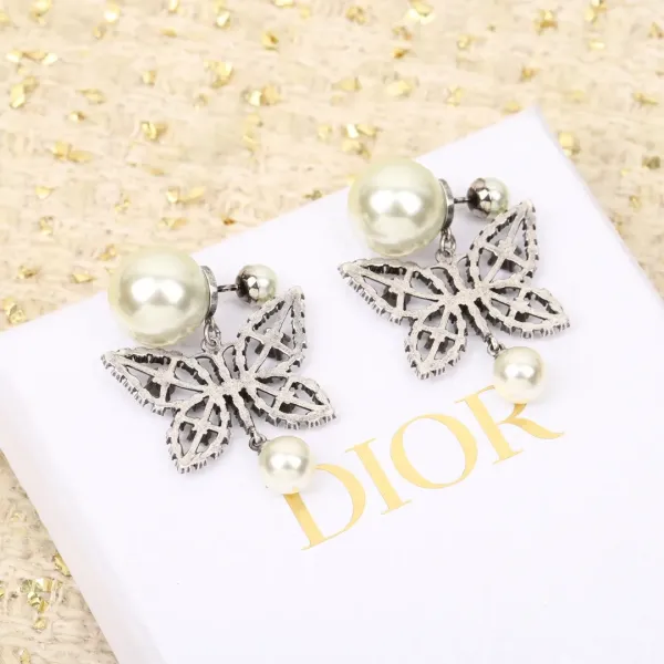 【DIOR】ディオール  ファッションスタイルのイヤリング