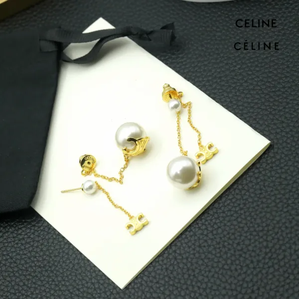 【CELINE】セリーヌ  ファッションスタイルのイヤリング