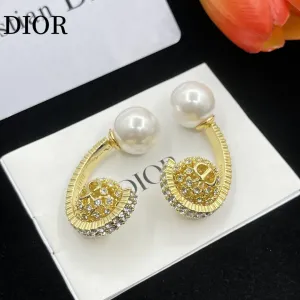 【DIOR】 ディオール   ファッションスタイルのイヤリング