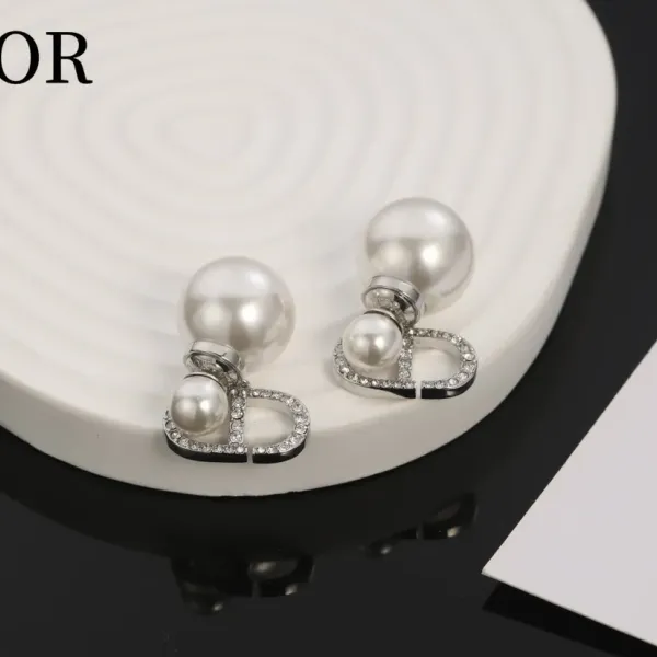 【DIOR】 ディオール   ファッションスタイルのイヤリング