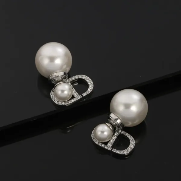 【DIOR】 ディオール   ファッションスタイルのイヤリング