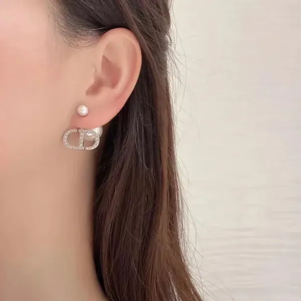 【DIOR】 ディオール   ファッションスタイルのイヤリング