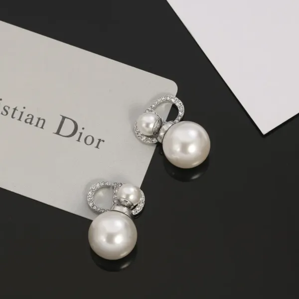 【DIOR】 ディオール   ファッションスタイルのイヤリング