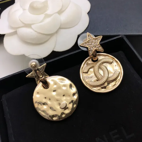 【CHANEL】 シャネル   ファッションスタイルのイヤリング