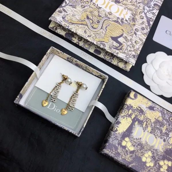 【DIOR】ディオール  ファッションスタイルのイヤリング