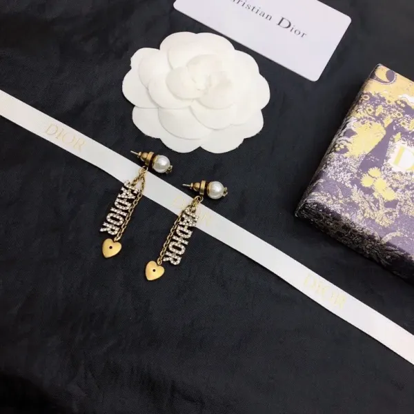 【DIOR】ディオール  ファッションスタイルのイヤリング