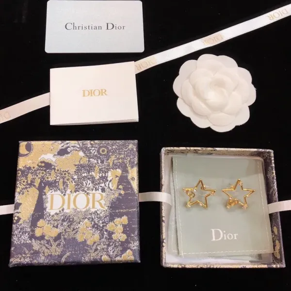【DIOR】ディオール  ファッションスタイルのイヤリング