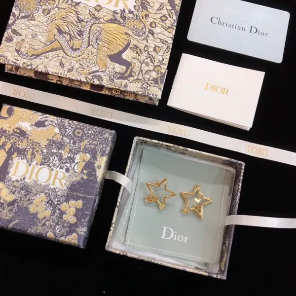 【DIOR】ディオール  ファッションスタイルのイヤリング