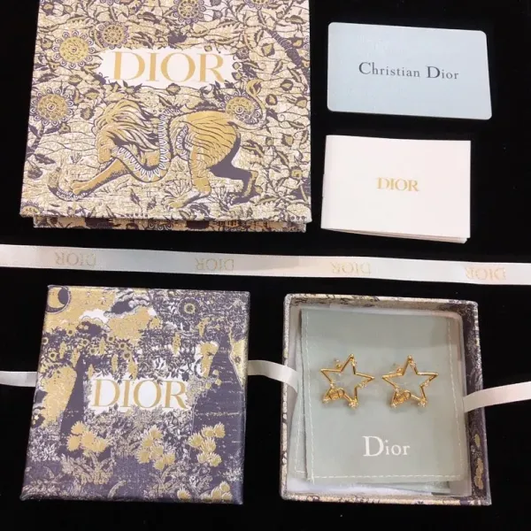【DIOR】ディオール  ファッションスタイルのイヤリング