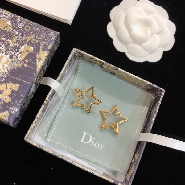 【DIOR】ディオール  ファッションスタイルのイヤリング