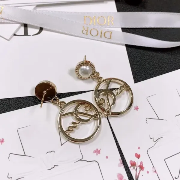 【DIOR】ディオール  ファッションスタイルのイヤリング