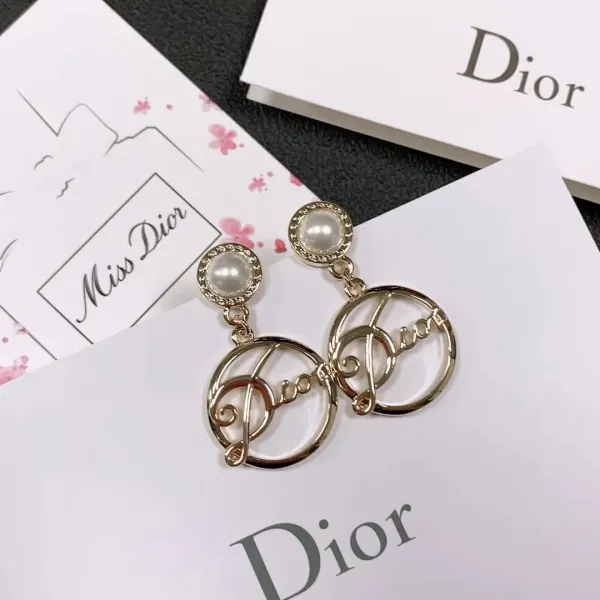 【DIOR】ディオール  ファッションスタイルのイヤリング
