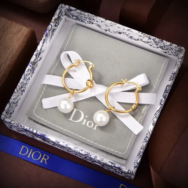 【DIOR】ディオール  ファッションスタイルのイヤリング