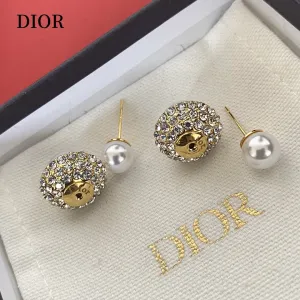 【DIOR】ディオール  ファッションスタイルのイヤリング