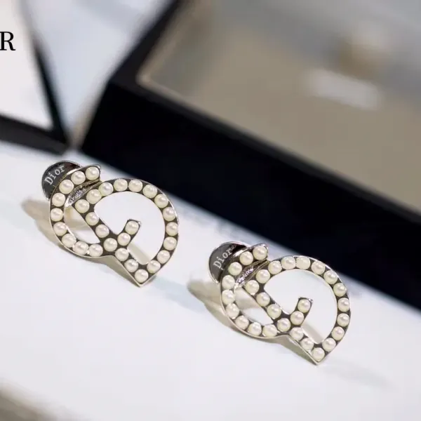 【DIOR】 ディオール  ファッションスタイルのイヤリング