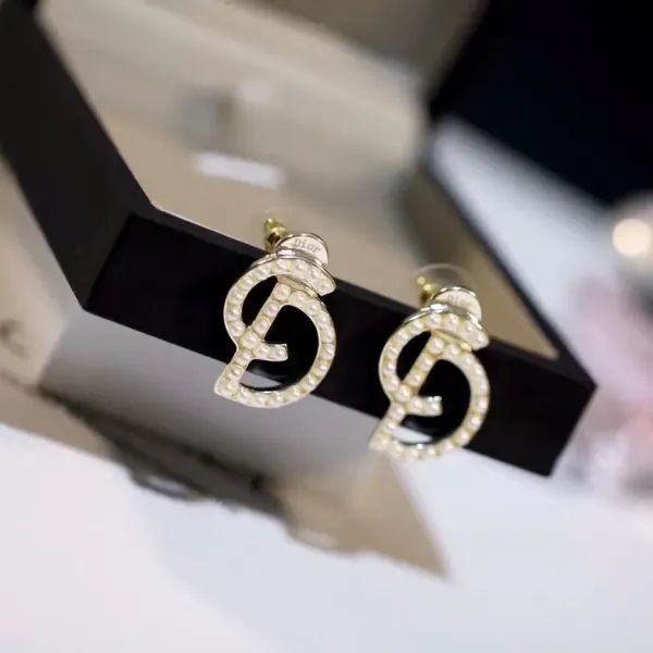 【DIOR】 ディオール  ファッションスタイルのイヤリング
