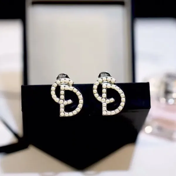 【DIOR】 ディオール  ファッションスタイルのイヤリング