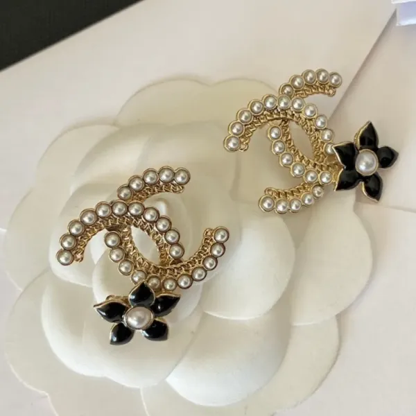 【CHANEL 】 シャネル   ファッションスタイルのイヤリング