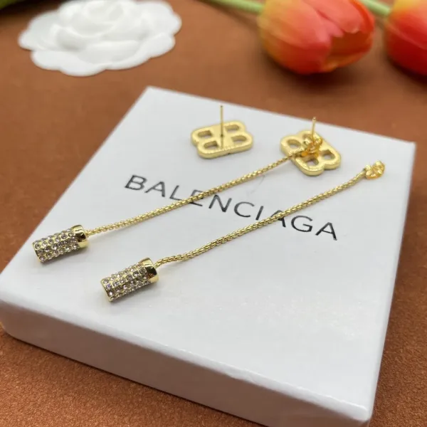 【BALENCIAGA】バレンシアガ ファッションスタイルのイヤリング 【BALENCIAGA】バレンシアガ ファッションスタイルのイヤリング