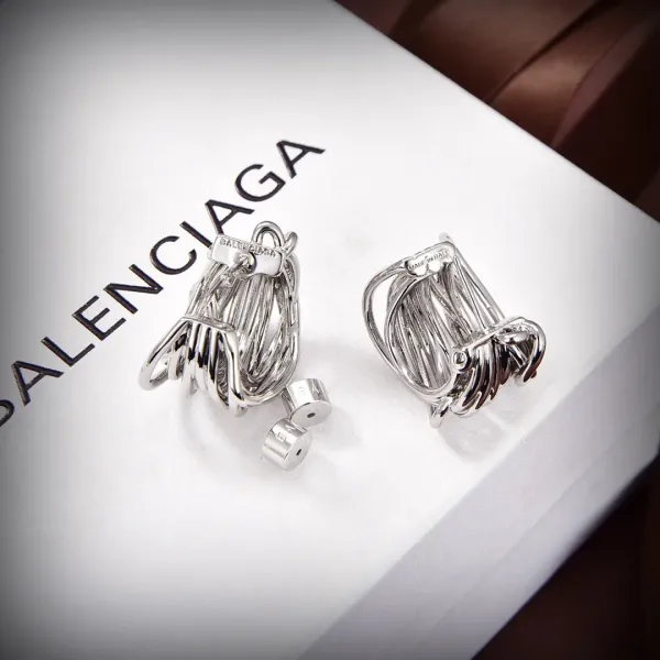 【BALENCIAGA 】 バレンシアガ   ファッションスタイルのイヤリング