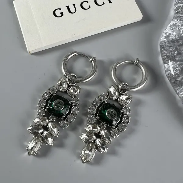 【GUCCI】クッチ レトロなコートスタイルのイヤリング、クラシックでエレガント、デザインセンスがいっぱい、レトロでゴージャス
