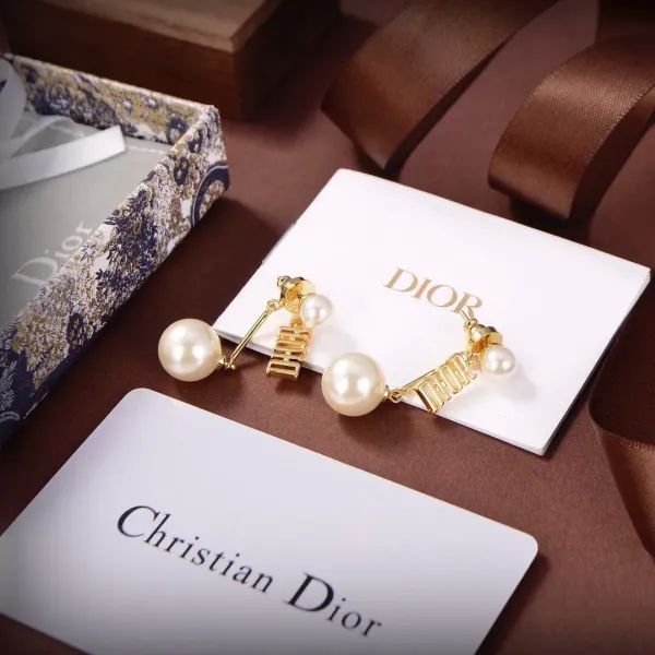 【DIOR】ディオール  ファッションスタイルのイヤリング