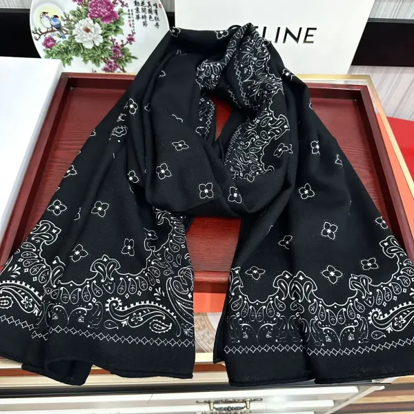【CELINE セリーヌ】スカーフ 65*185CM  241108