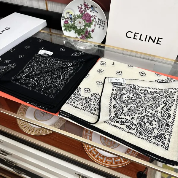 【CELINE セリーヌ】スカーフ 65*185CM  241108