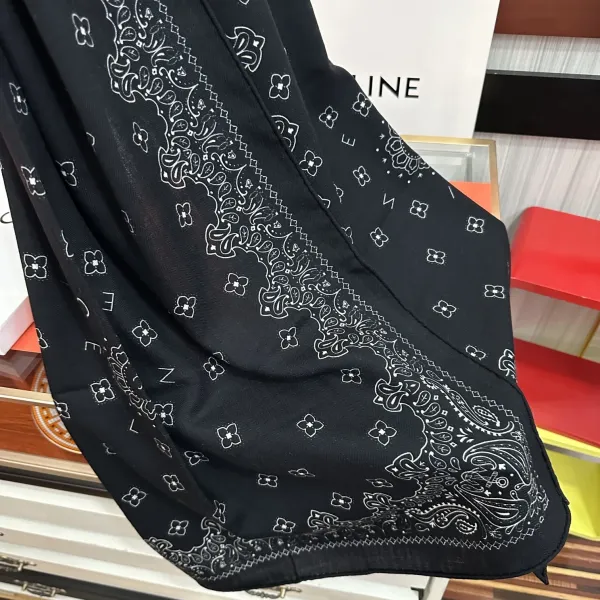 【CELINE セリーヌ】スカーフ 65*185CM  241108