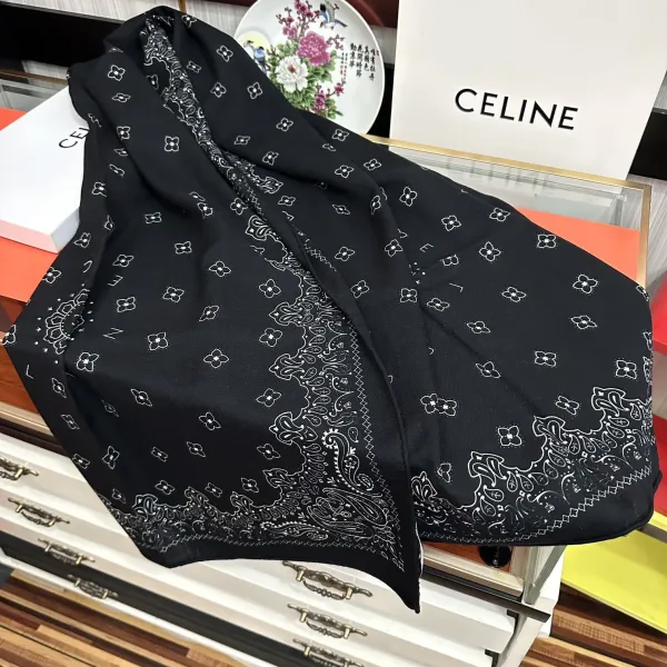【CELINE セリーヌ】スカーフ 65*185CM  241108
