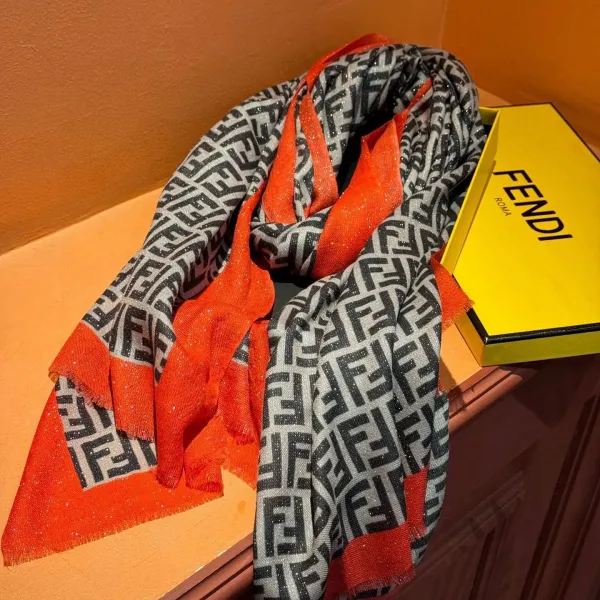 【FENDI  フェンディ】スカーフ 30*180CM   241207