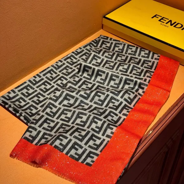 【FENDI  フェンディ】スカーフ 30*180CM   241207
