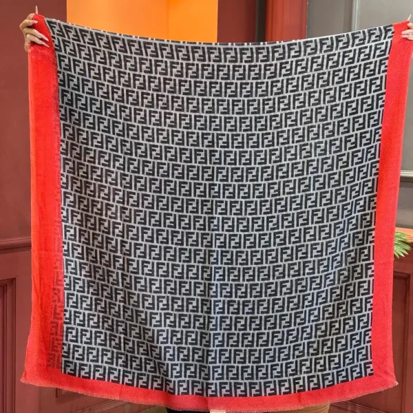 【FENDI  フェンディ】スカーフ 30*180CM   241207