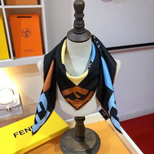 【FENDI  フェンディ】スカーフ90*90CM   241109