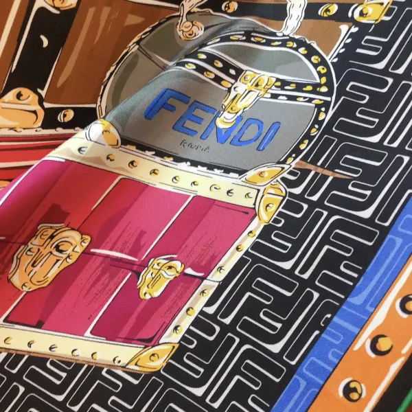 【FENDI  フェンディ】スカーフ90*90CM   241109