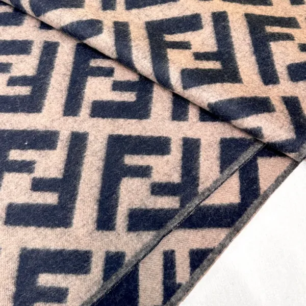 【FENDI  フェンディ】スカーフ45*170CM   241109