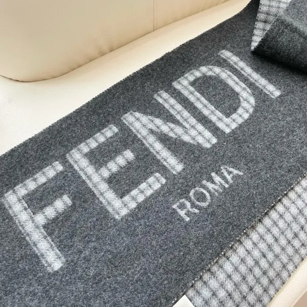 【FENDI フェンディ】スカーフ30*180CM 241109 【FENDI フェンディ】スカーフ30*180CM 241109