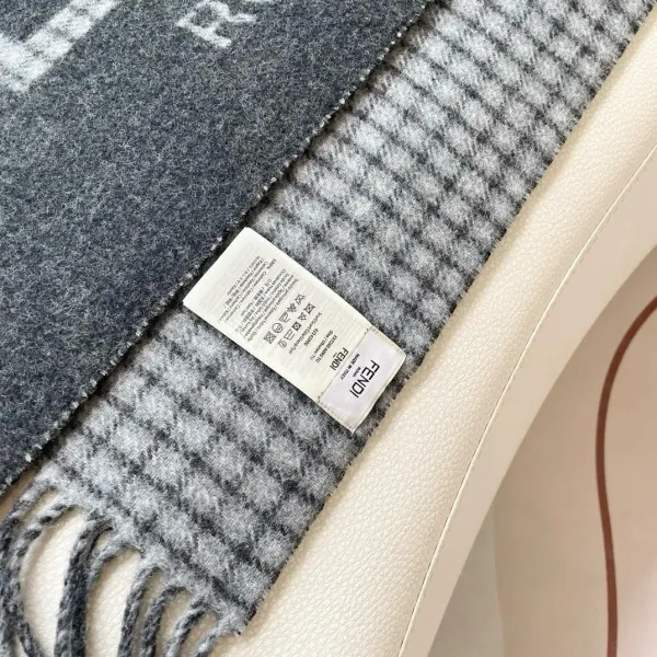 【FENDI フェンディ】スカーフ30*180CM 241109 【FENDI フェンディ】スカーフ30*180CM 241109
