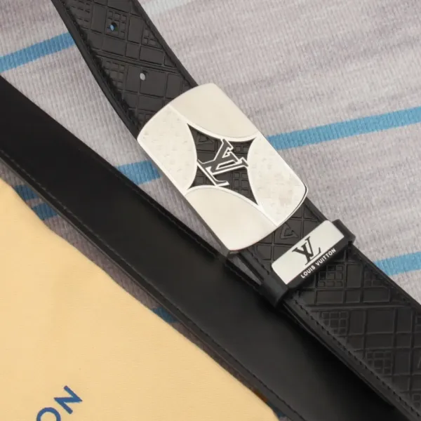 LV【LOUIS VUITTON】(ルイヴィトン) 3.8cmベルト メンズ  240903