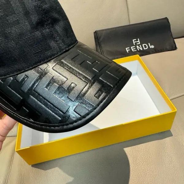 【FENDI  フェンディ】【数量限定】 野球帽 / ハット   241125