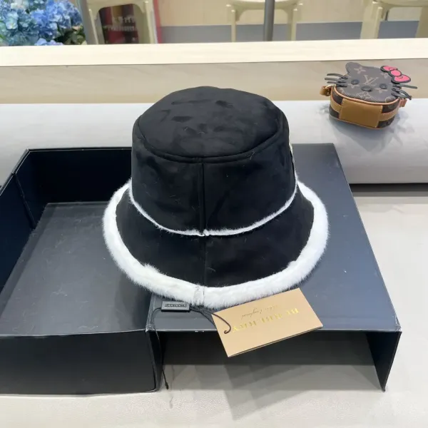 BURBERRY(バーバリー)フィッシャーマンズハット  241011
