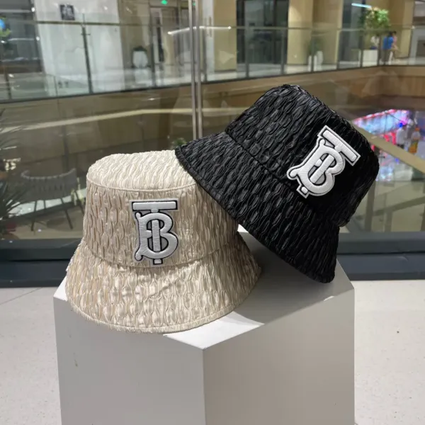 BURBERRY(バーバリー)フィッシャーマンズハット  241011