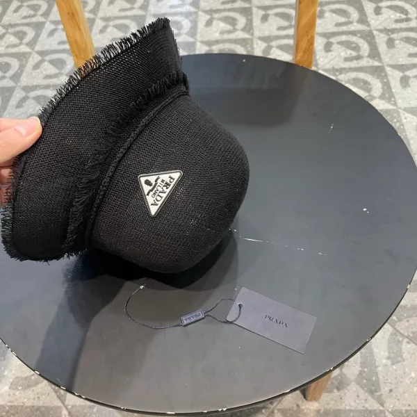 PRADA (プラダ)フィッシャーマンズハット 240904